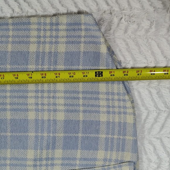 423. Faherty Legend Sweater Shirt | Color: Light Blue/Off-White Plaid - Picture 3 of 9